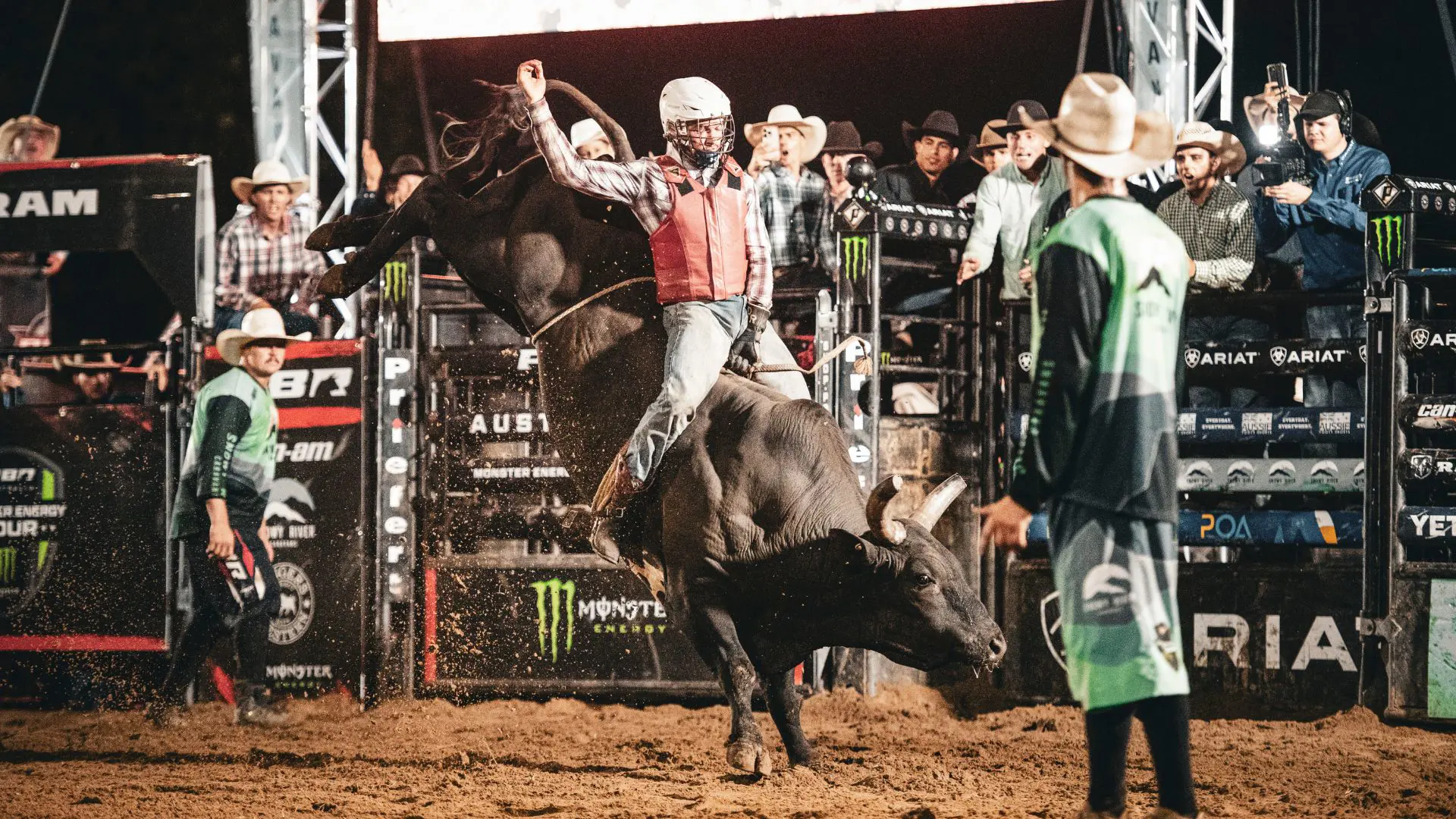 Rutherfurd Dominates at Beaudesert, Surges to Top of Standings